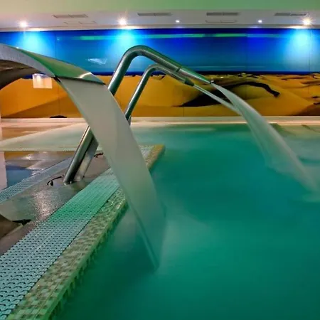 Deluxe Twin With Half Board, Only Adults In アパート *